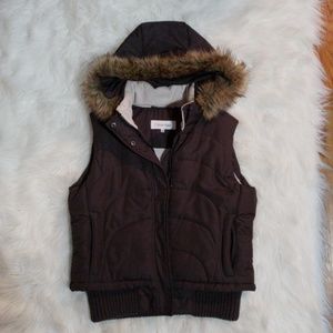 Calvin Klein puffer vest with fur trim hood size M